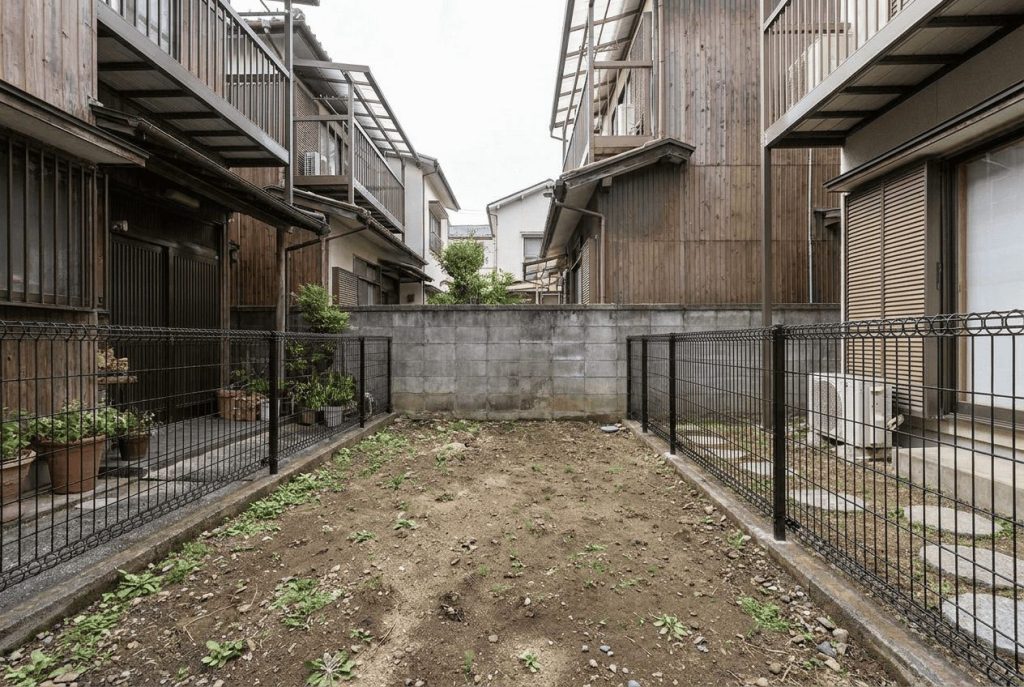 大阪の狭小地 ドッグラン施工前の庭
